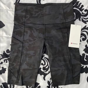 🌟 NWT Lululemon Fast and Free 10" Camo Shorts 🌟